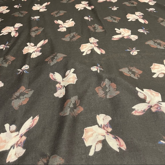 Beautiful scarf in black with some pinks and blues. Gorgeous - Picture 2 of 4